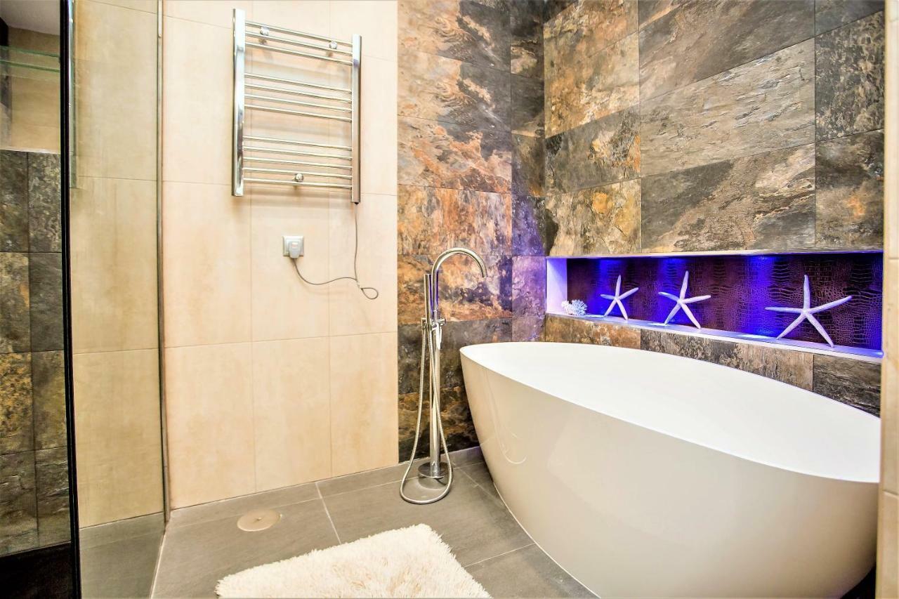 Luxury Villa With Swimming Pool And Jacuzzi Marbella Buitenkant foto